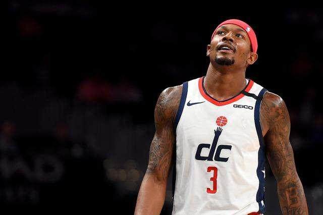 开云中国官网-自杀式表现！场均得分减少近10分 比尔怎么了？